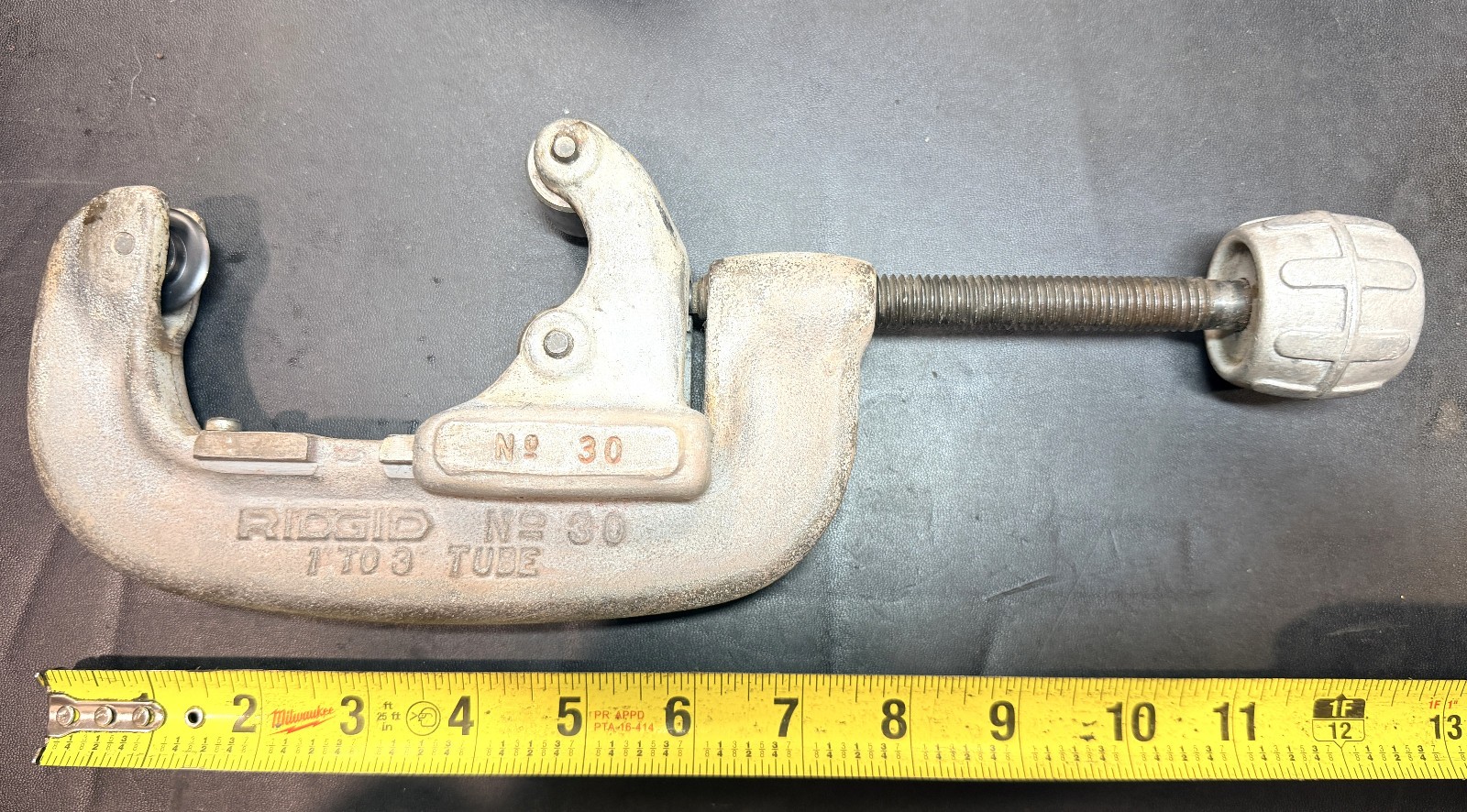 RIDGID  32940  Model 30 Screw-Feed Tubing Cutter (1" - 3-1/8")  USA