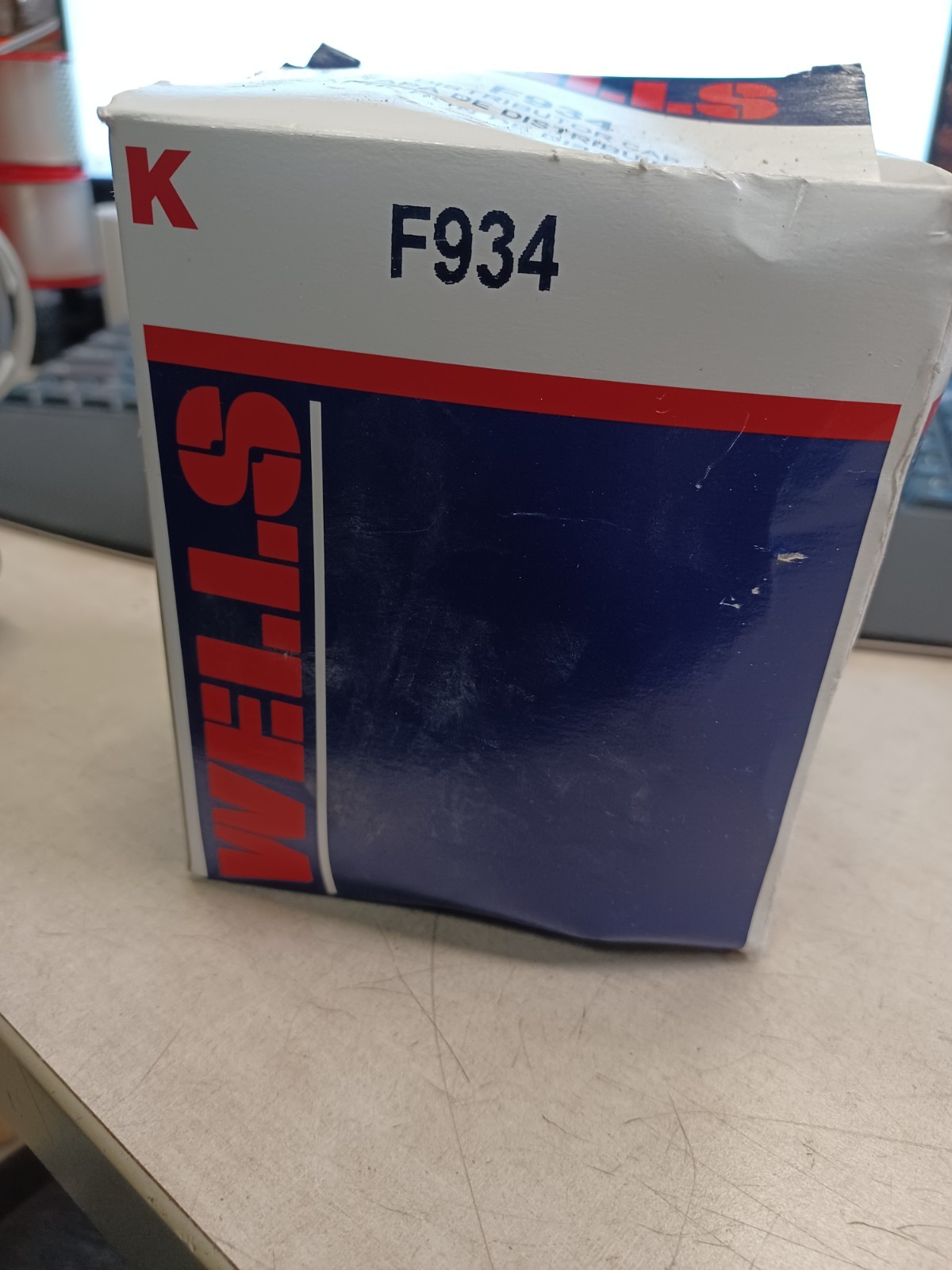 Wells Mfg Corp. - Ignition Distributor Cap F934