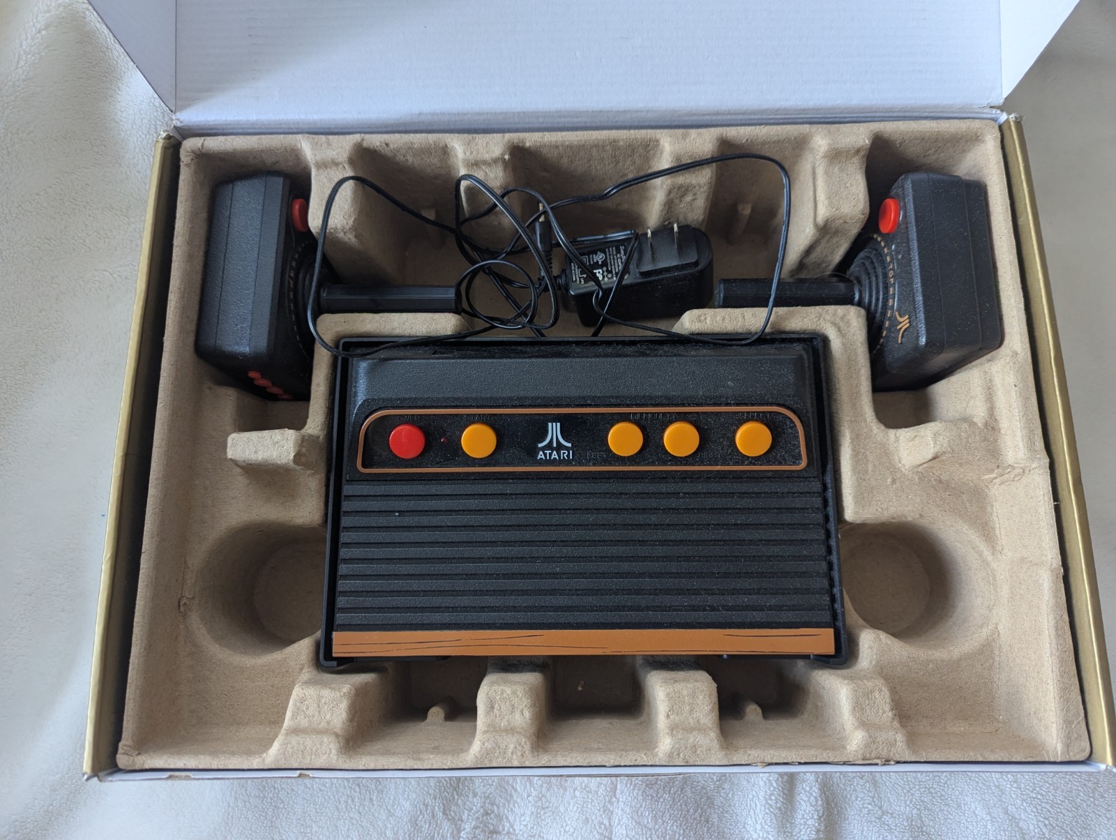 Atari Flashback 8 40th Anniversary Gold Deluxe HD Console