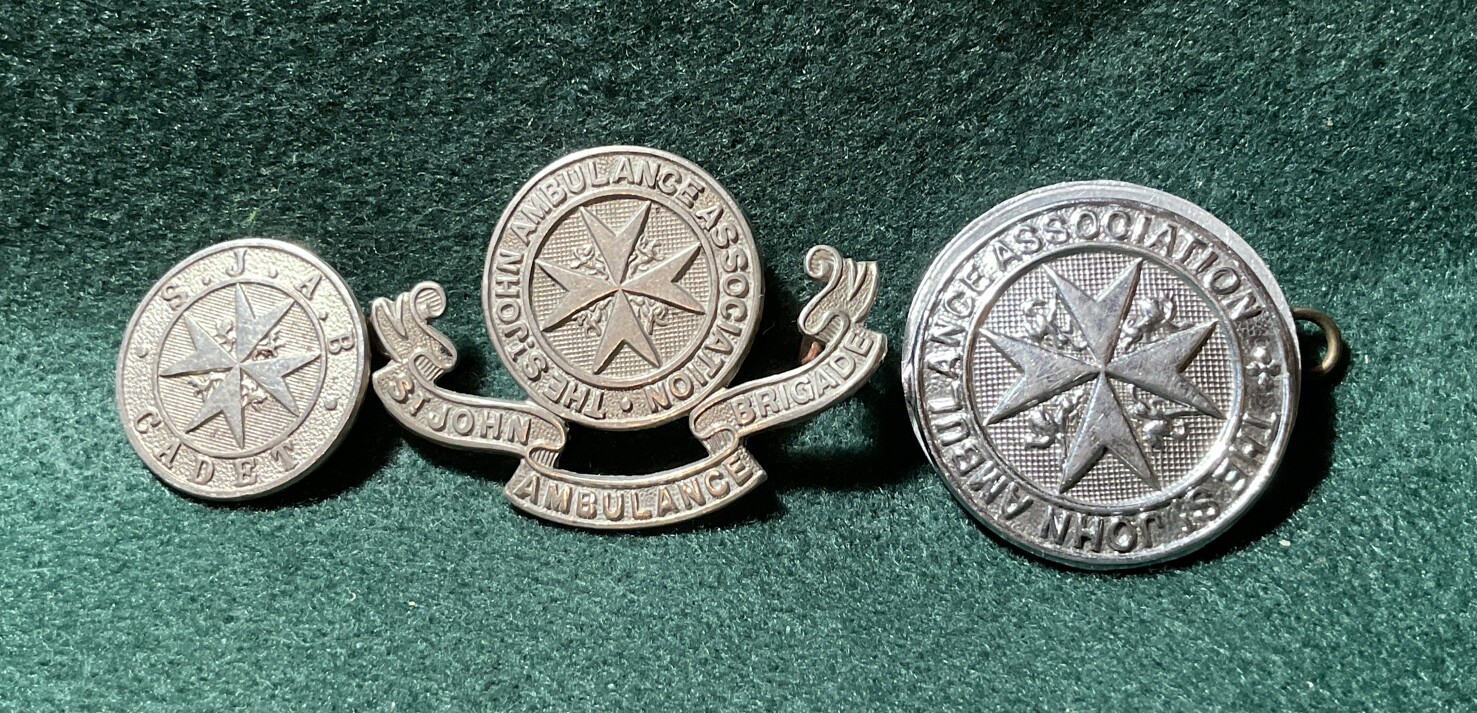 3 X Vintage THE ST JOHN AMBULANCE BRIGADE ASSOCIATION Badge & Cap Badge J514