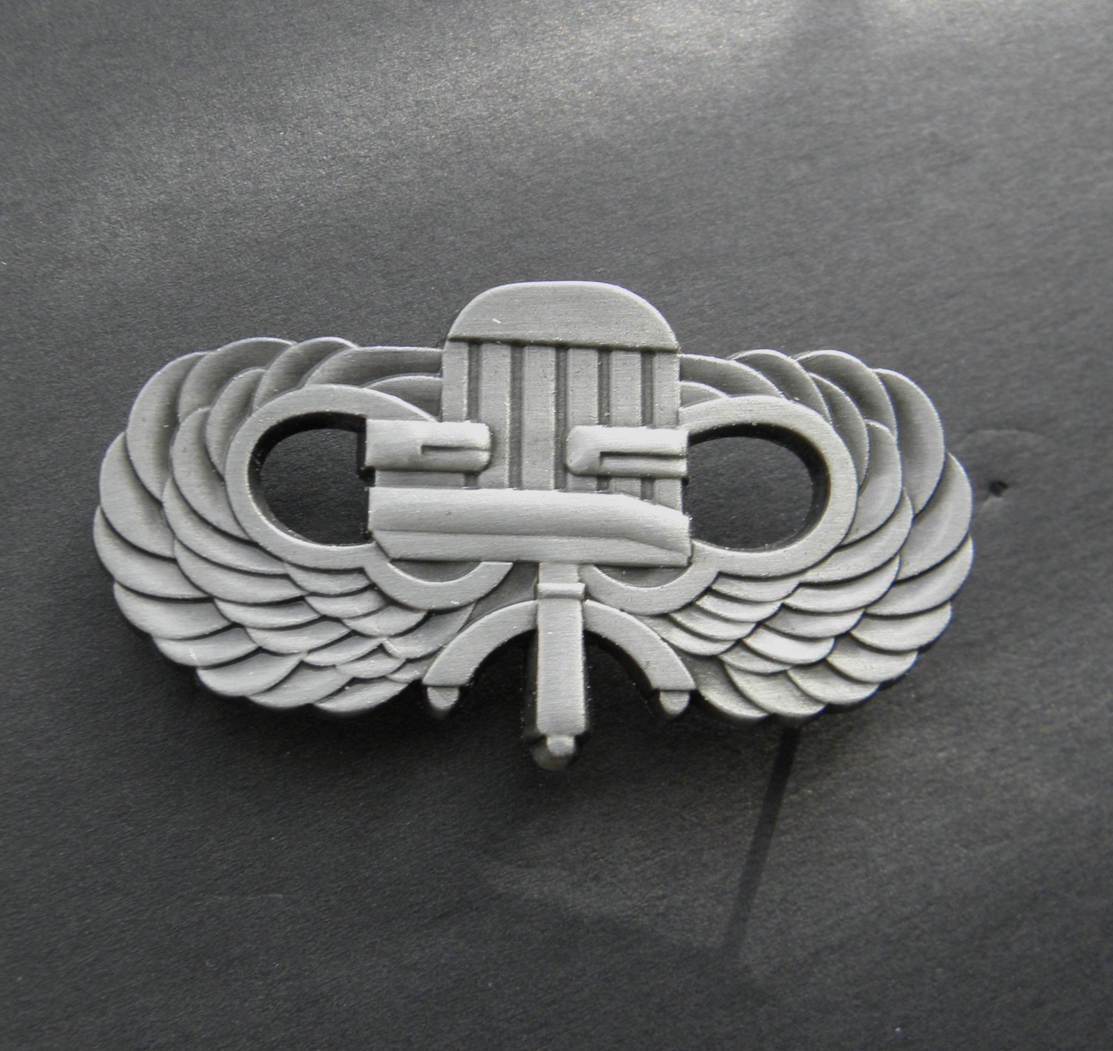 ARMY AIR FORCE CHAIRBORNE PILOT CHAIR SEAT WINGS LAPEL PIN BADGE 2.25 INCHES