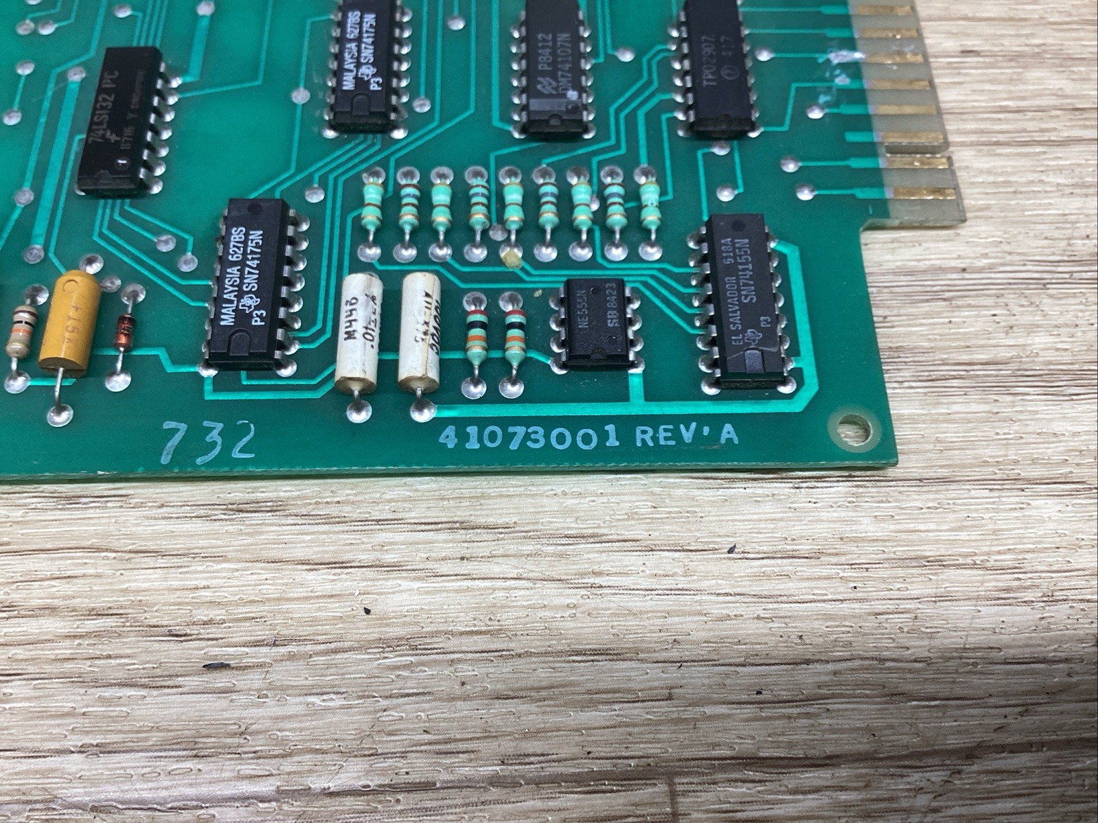 Universal Instruments Display Driver 3 - 41073001 REV. A PCB #814L25