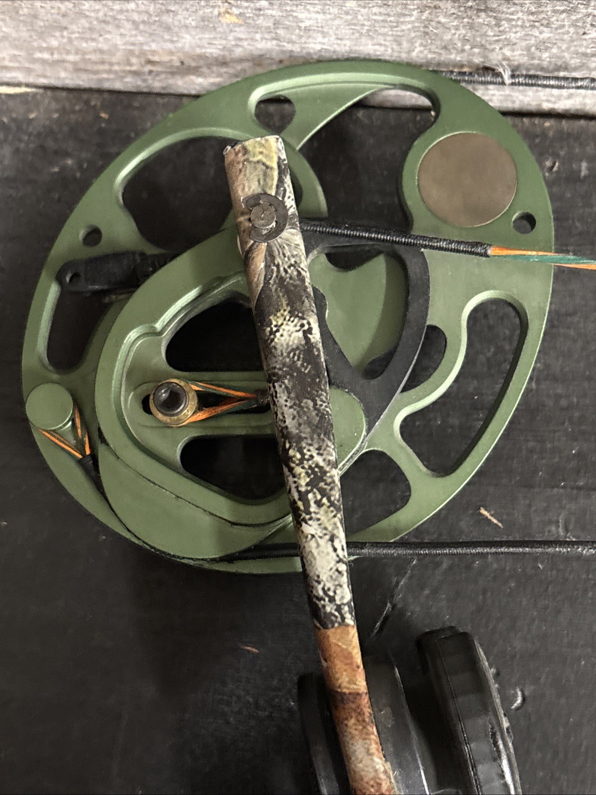 Bear Archery The Truth RH Compound Bow 28" 60lbs Draw Used