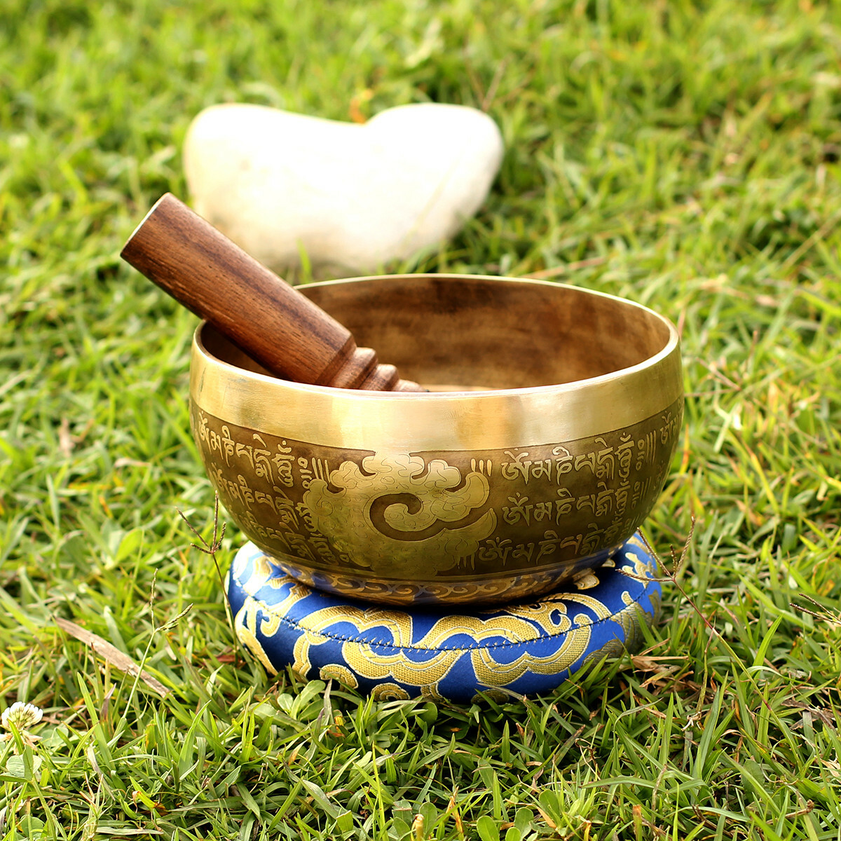 Om Mani - 7 Inch Handmade Special Fine Carving Himalayan Singing Bowls