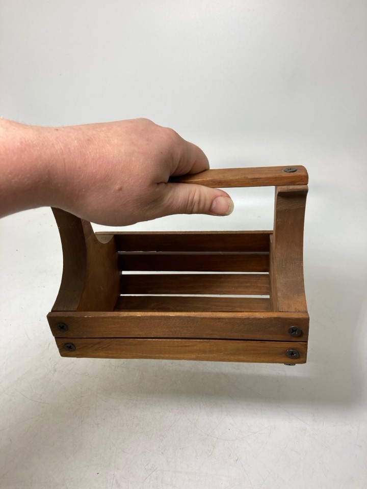 SLOTTED SMALL CRATE BASKET W/ HANDLE.