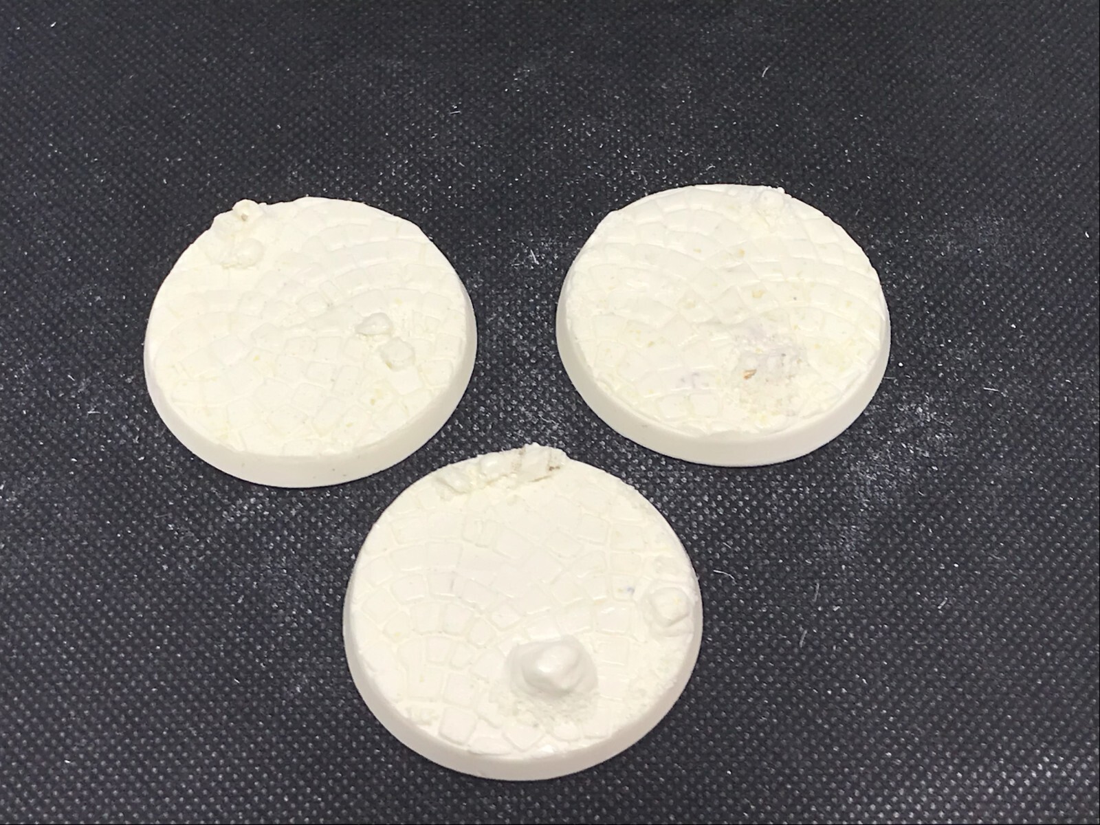 Warhammer Age of Sigmar 40K Cobblestone Bases Three (3) 50mm Round resin bases