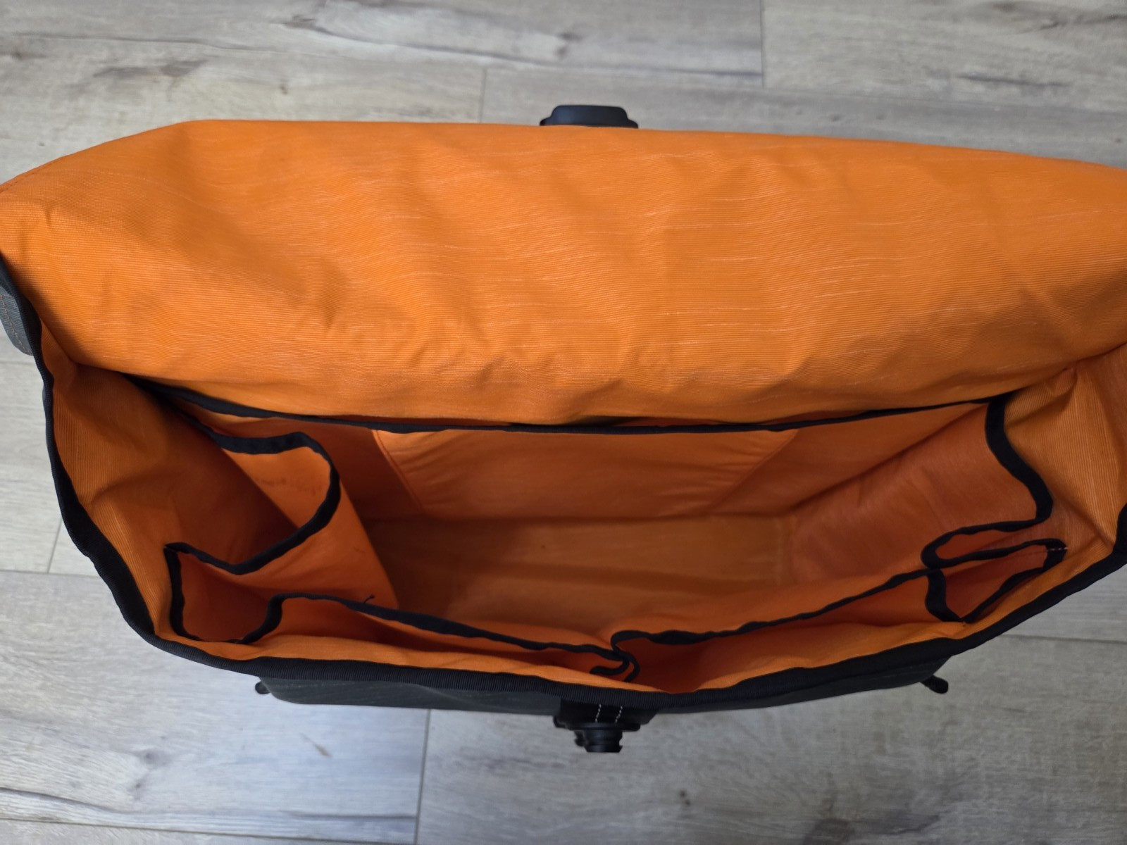 ITS Tactical Discreet Messenger Bag
