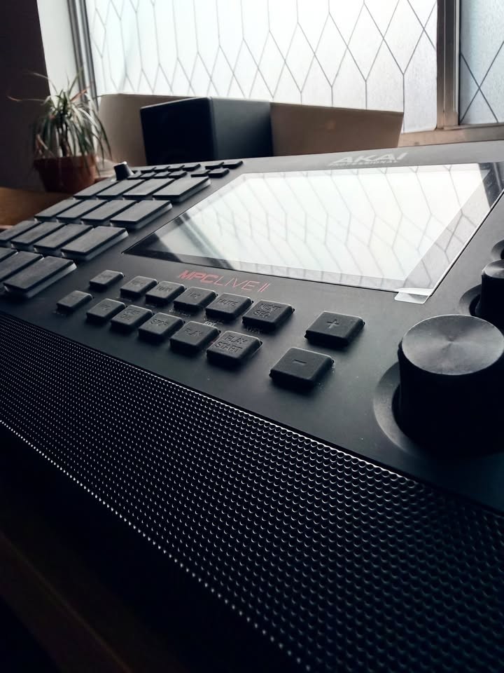 Akai Professional MPC Live II Production Controller: Open-box / Unplayed