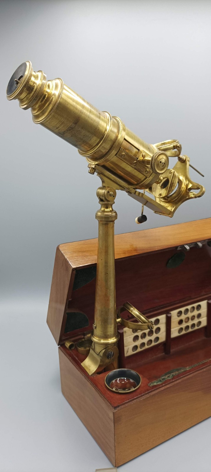 GERMAN CHEST-TYPE MICROSCOPE