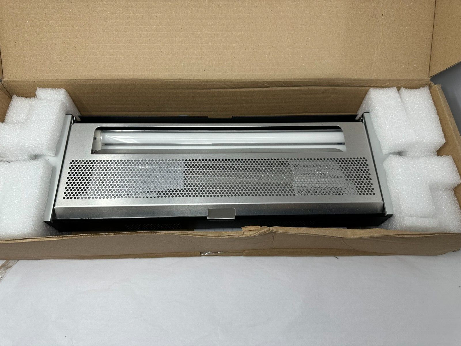 NEW Vector Plasma One Screened Fly Light Trap 36W  45091614 FAST FREE SHIPPING!