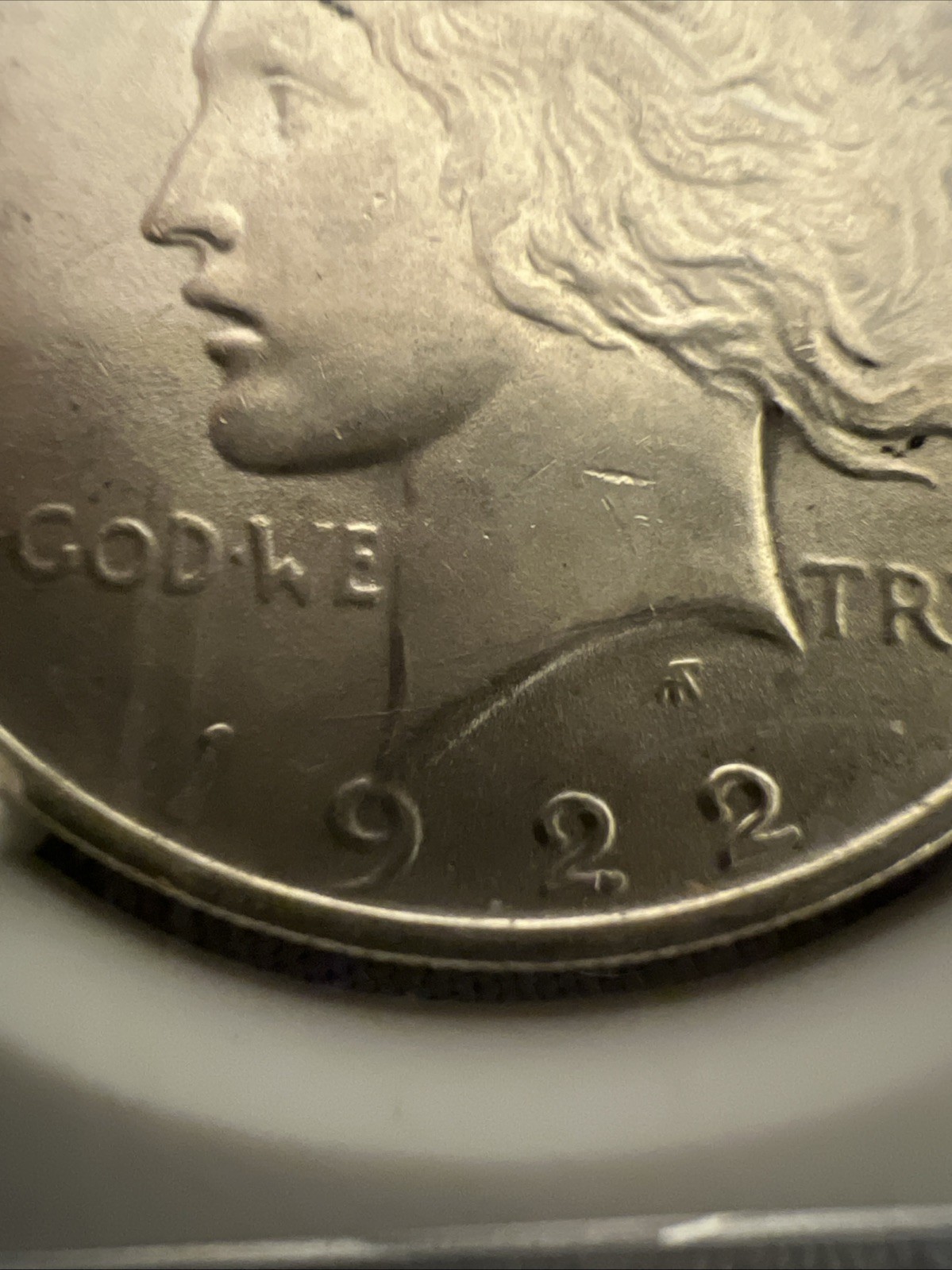 1922-P PEACE SILVER DOLLAR