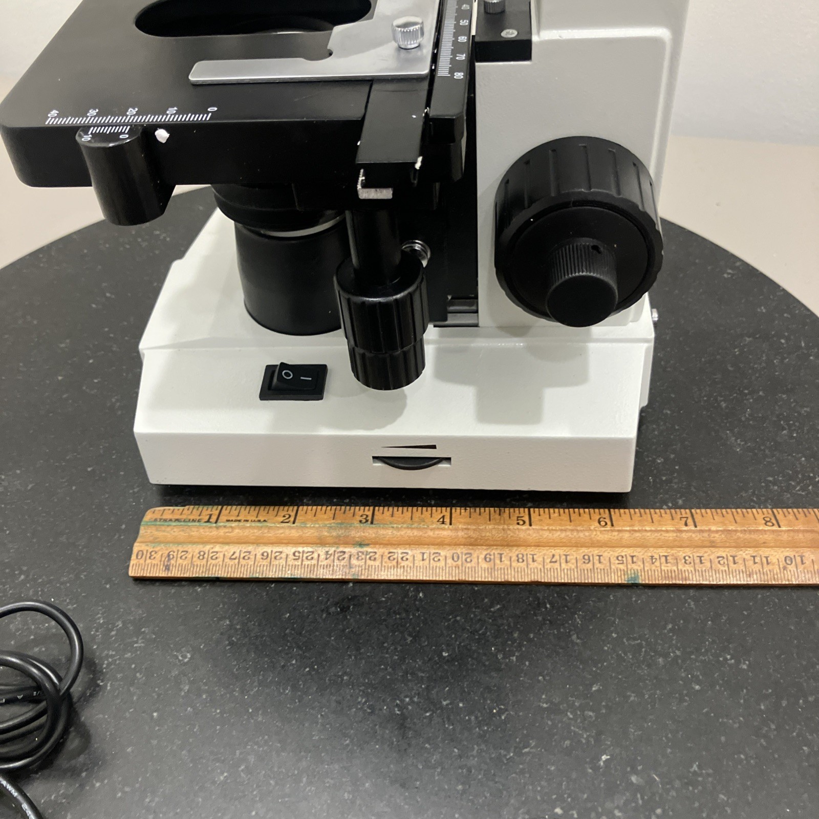 Omax M82E Compound Light Microscope w eyepieces and power cord