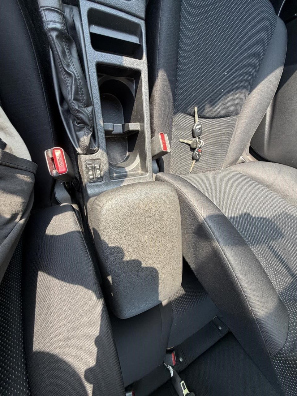 2012 Subaru Impreza Control Module Transmission Left Hand Dash OEM 1576360