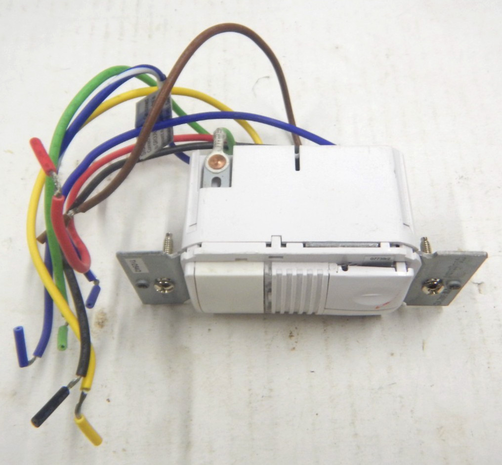 Legrand PW-302-W PIR Dual Relay Wall Switch Sensor White 120/277VAC NEW