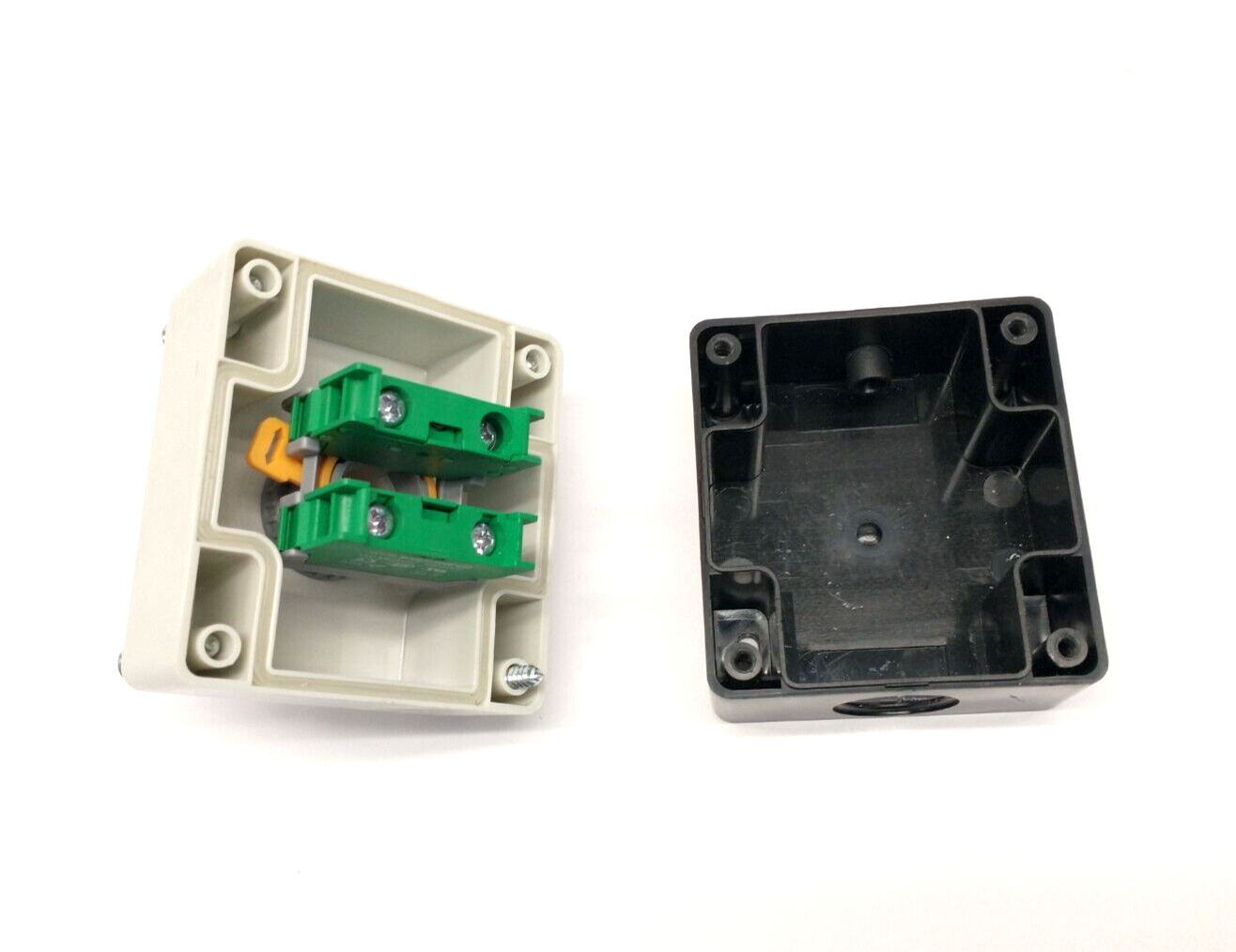 Auspicious Red 2-Position Selector Switch w/ Control Station Enclosure 120V 6A