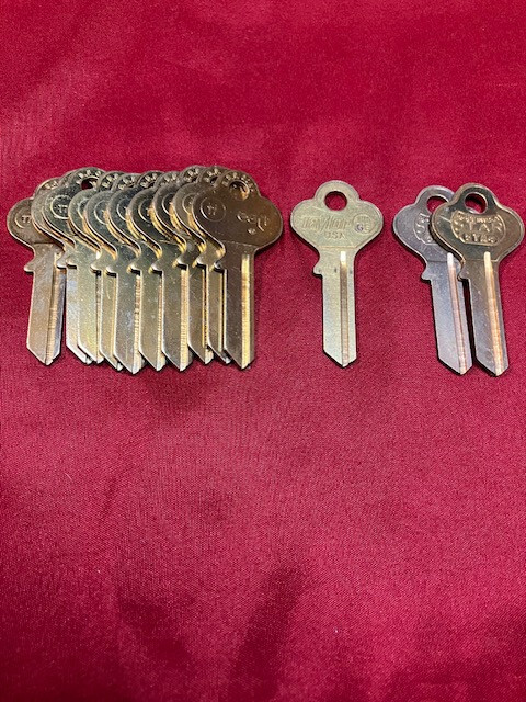 Lot Of 13 T7 Keyblanks