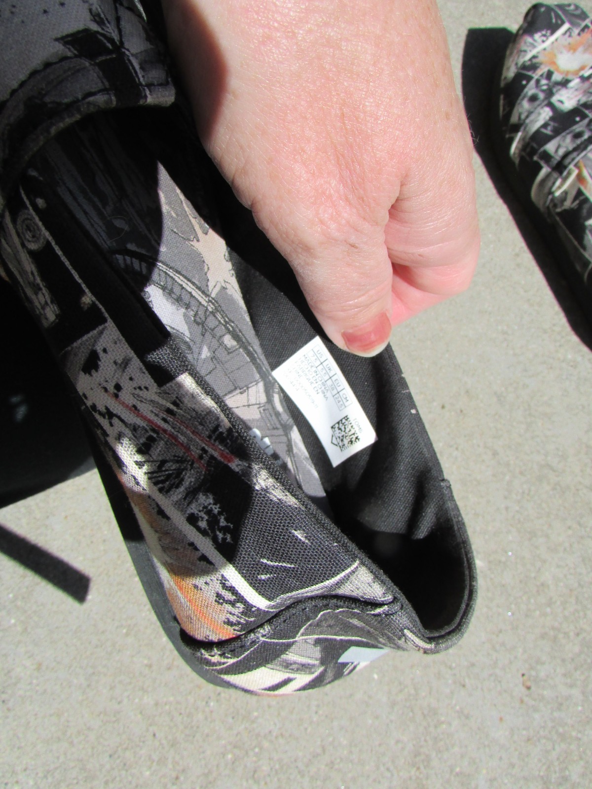TOMS Star Wars X Black Gray Fabric Slip On Flat Shoes Size W 7.5 (38) Comfort