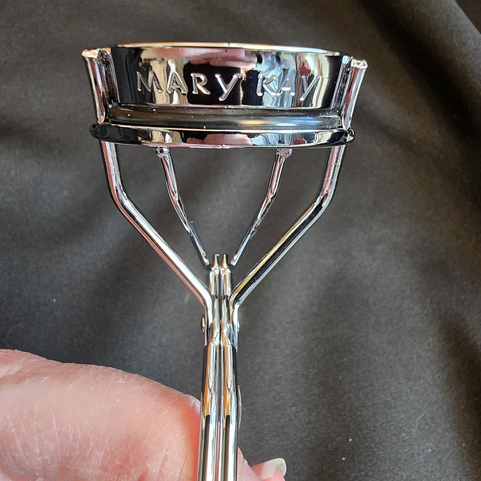 MARY KAY EYELASH CURLER, New, No Box