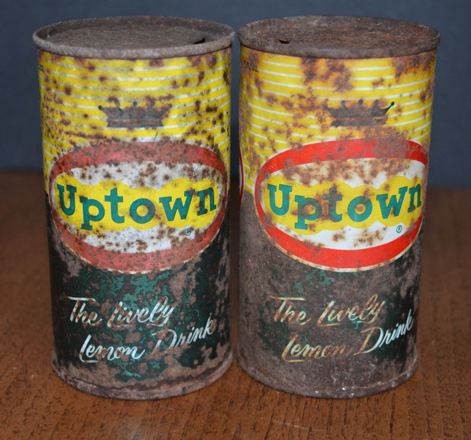 VTG SODA CAS (2) UPTOWN THE LIVELY LEMON DRINK UPTOWN GRAF'S