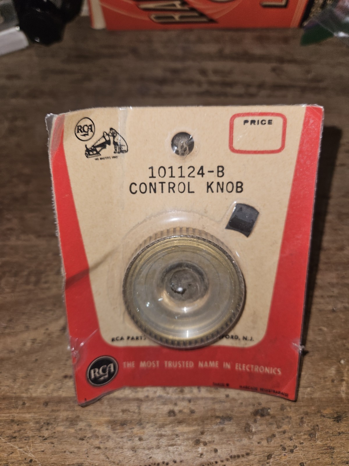 RARE VINTAGE NOS RCA TV CONTROL KNOB 101124-B TELEVISION