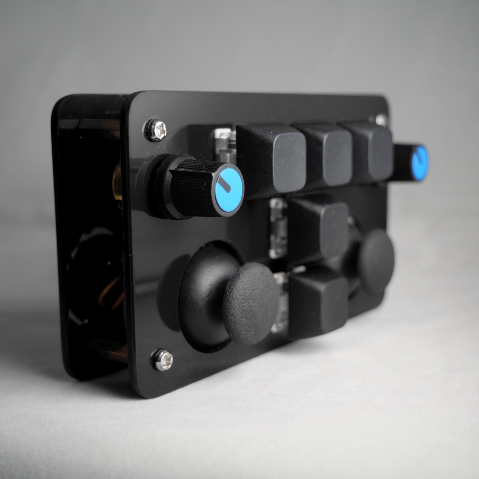 madMidi Acrylic Wireless Midi Controller