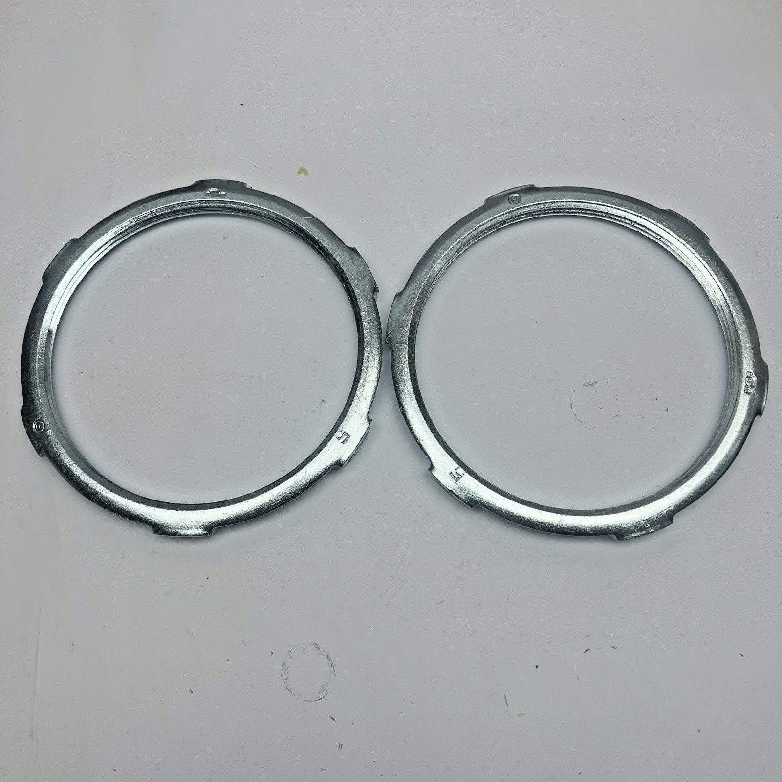 LOT OF 2 CROUSE - HINDS 22 CONDUIT LOCKNUT 5" CONDUIT FITTING 285B