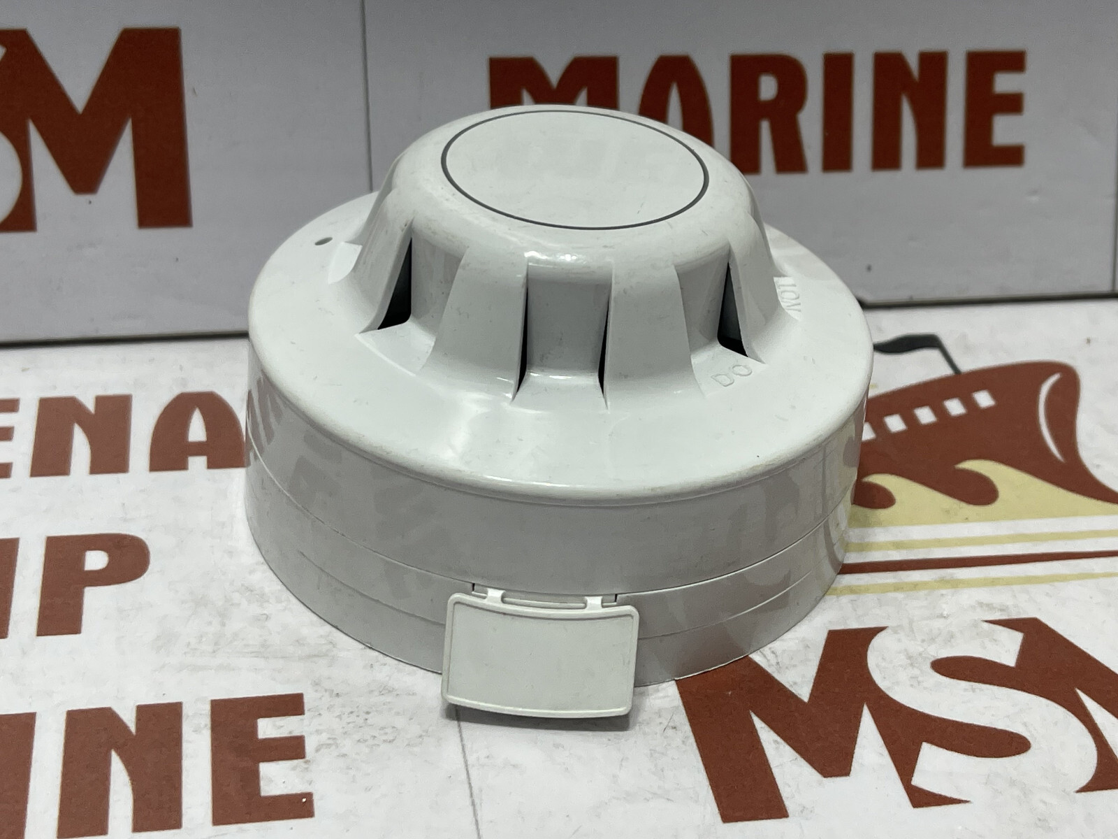 APOLLO XP95 OPTICAL SMOKE DETECTOR WITH APOLL 45681-277 APO ISOLATRING BASE