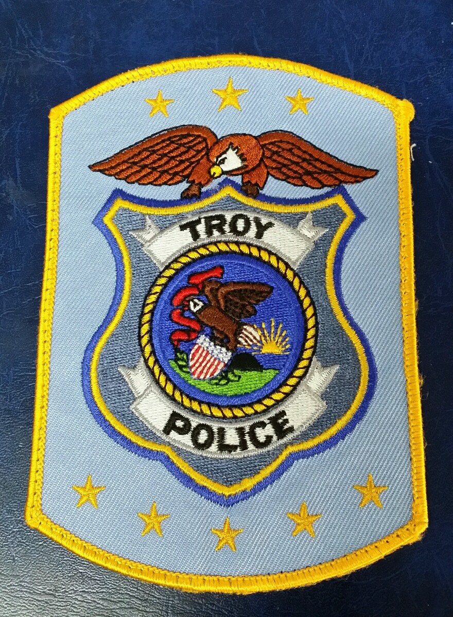 TROY, ILLINOIS POLICE SHOULDER PATCH IL