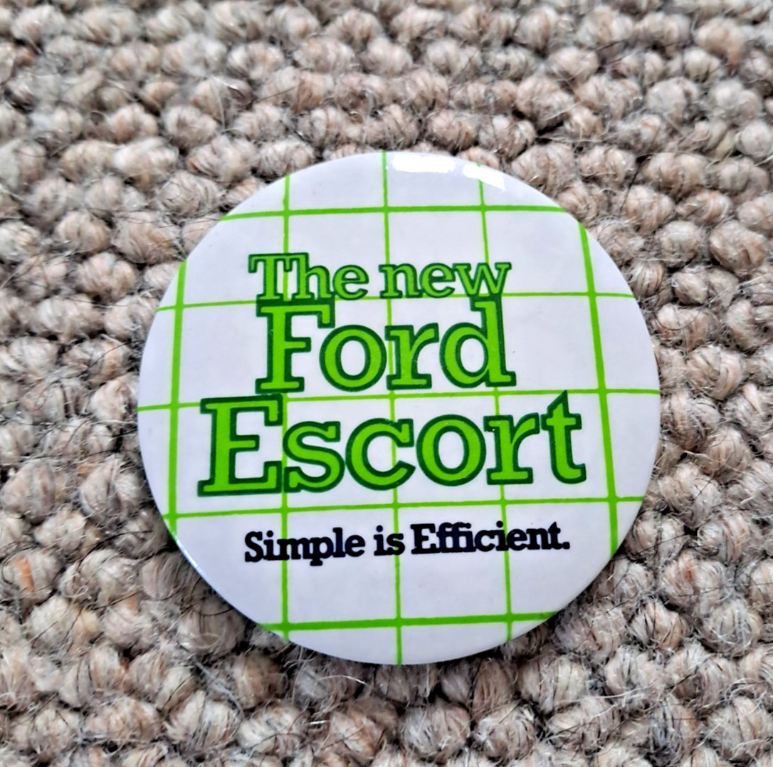 RETRO CLASSIC FORD ESCORT BUTTON BADGE - COLLECTIBLE AUTOMOBILIA c.1980s