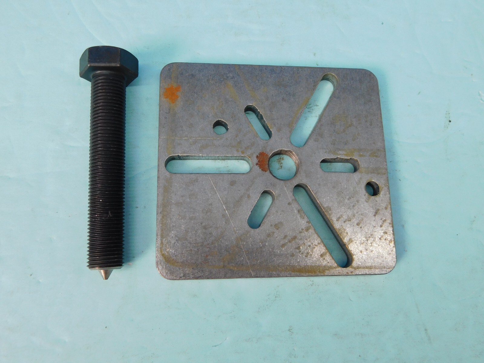 UNIVERSAL FLYWHEEL CLUTCH PULLER SET FOR ALL TYPES OF CHAINSAW --- DRAWER 7042