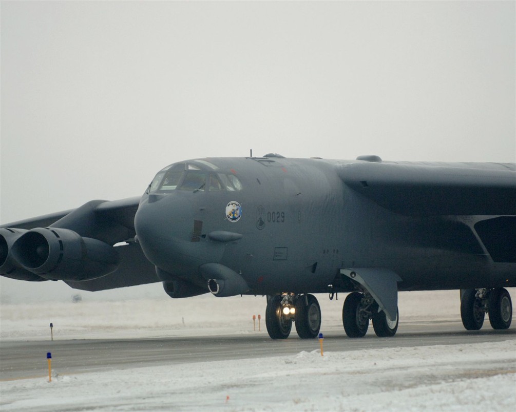 2006 USAF B-52 Stratofortress on Alert at Minor Air Force Base 8x10 Photo