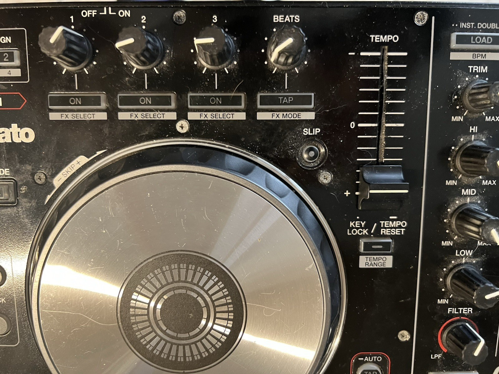 Pioneer DDJ-SR Digital DJ Controller Comes With Extras please read description