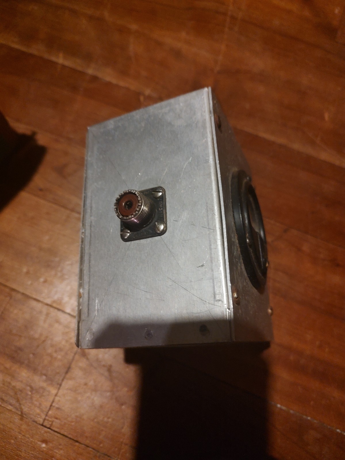 Rf Ampers Feed Though Box
