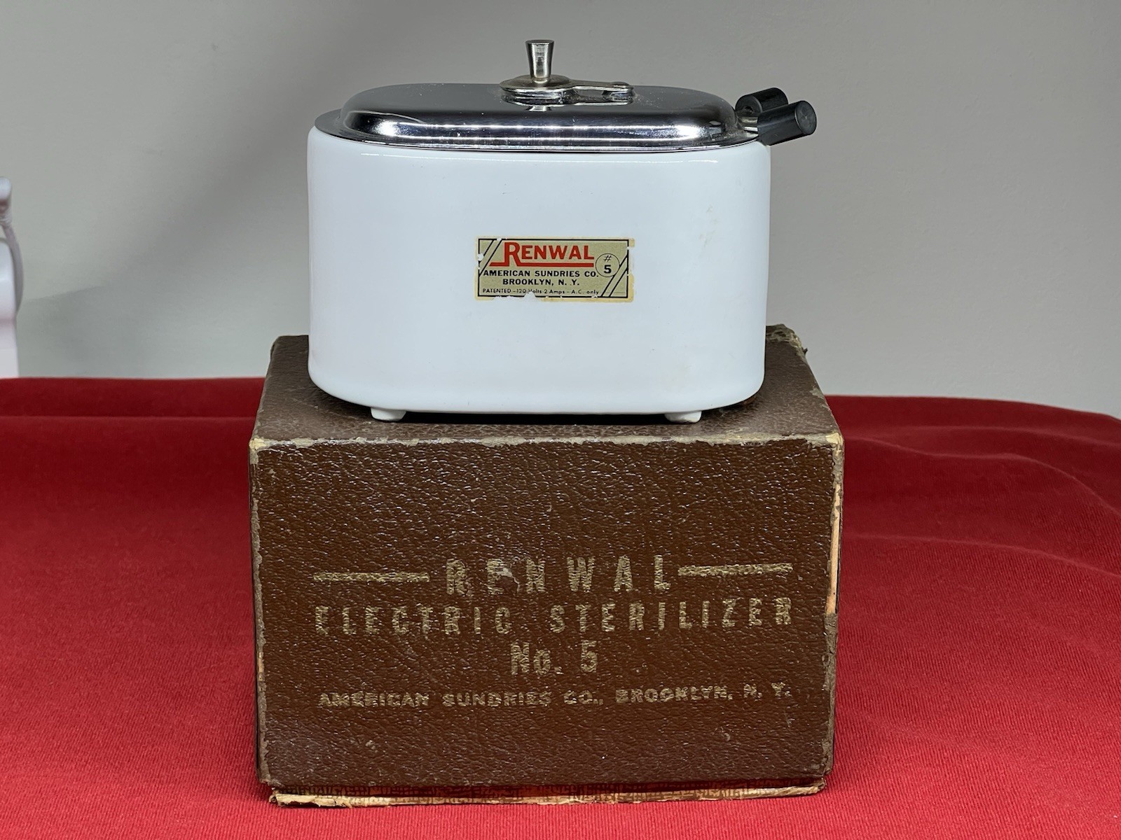 Vintage Porcelain Electric Renwal No. 5 Sterilizer w/Basket & Instructions Works