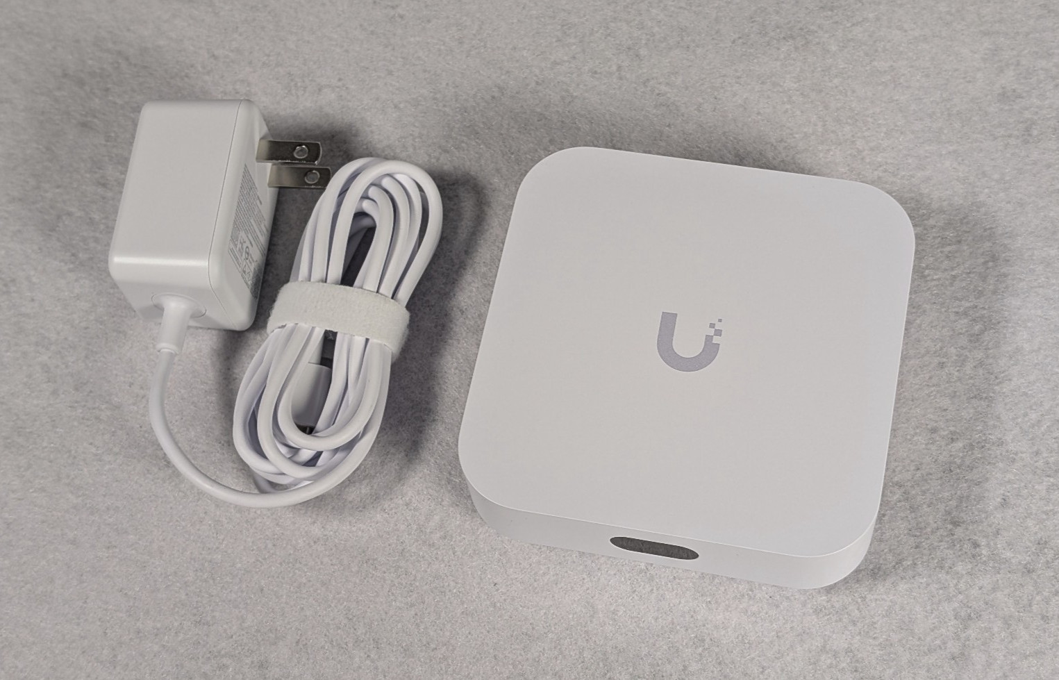 Ubiquiti UniFi Express Cloud Gateway and WiFi 6 Access Point UX-US