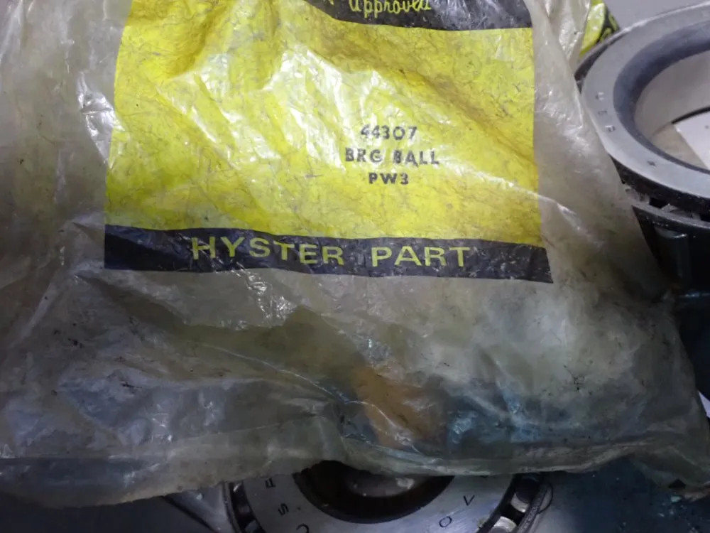 TIMKEN, HYSTER MISC. BEARINGS 08250561955