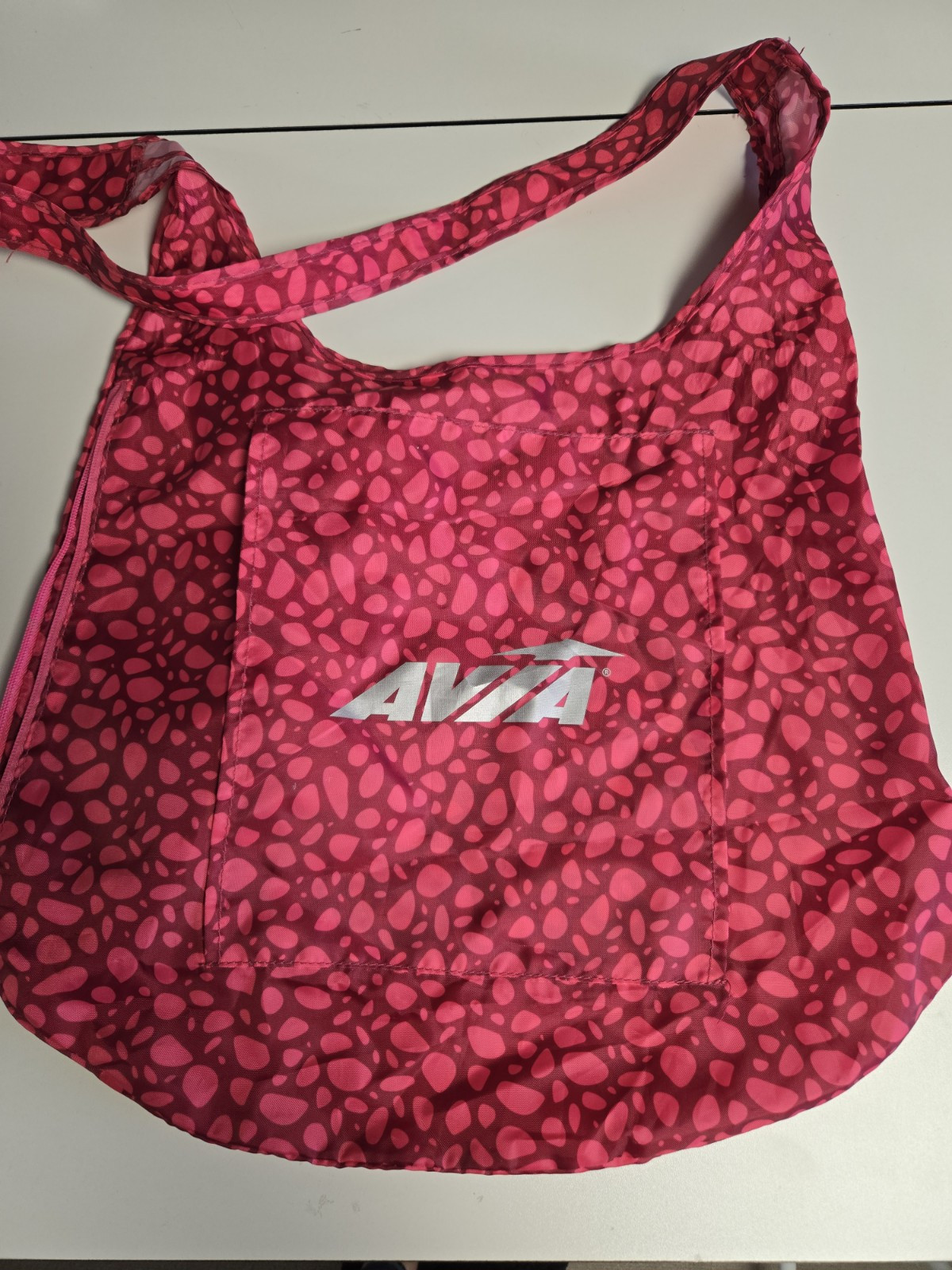 Avia Womens Ulta Lightweight Sports Tote 18x16 Pink Yoga Gym Carry Bag EUC