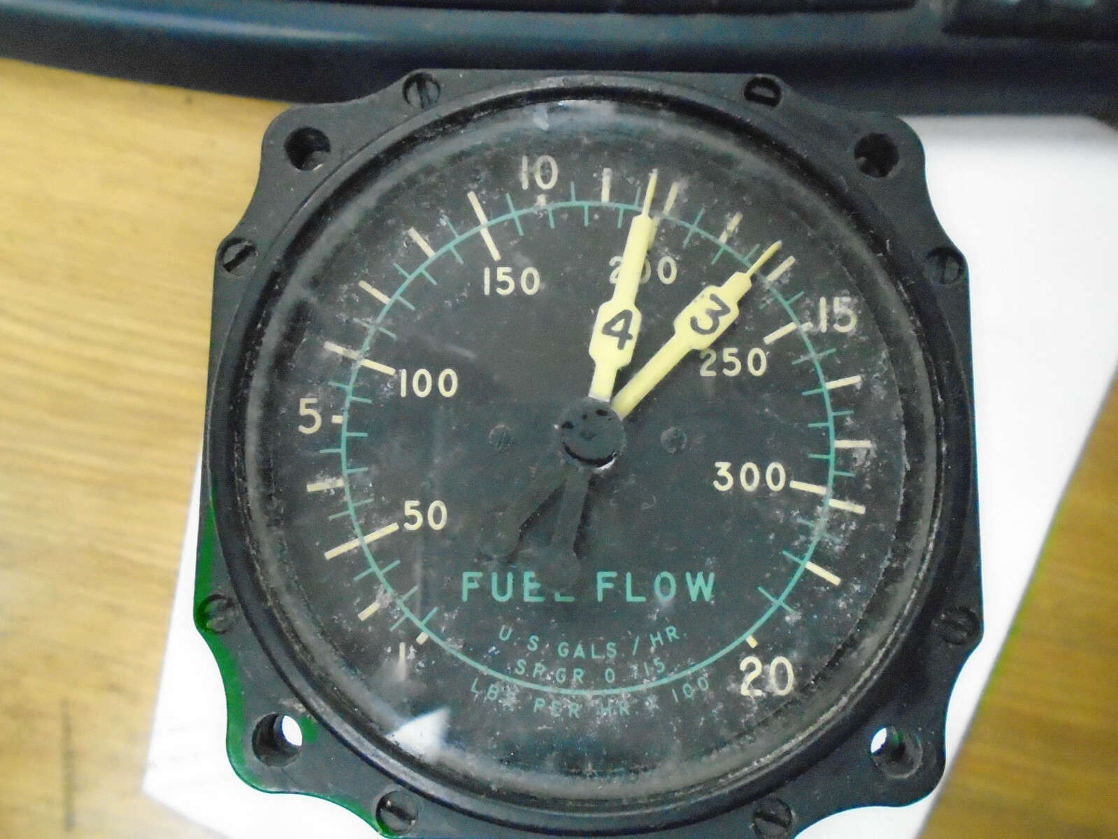BENDIX DUAL FUEL FLOW INDICATOR P/N 6007-69A-43-B PIONEER INSTRUMENT