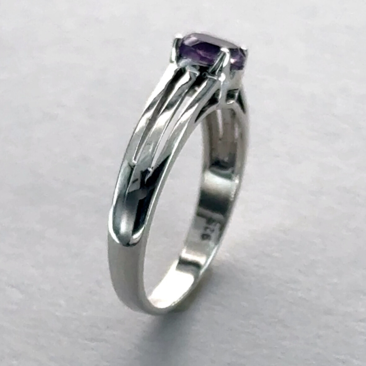 Natural and Round AMETHYST Ring - Multiple Sizes - 925 STERLING SILVER #23e