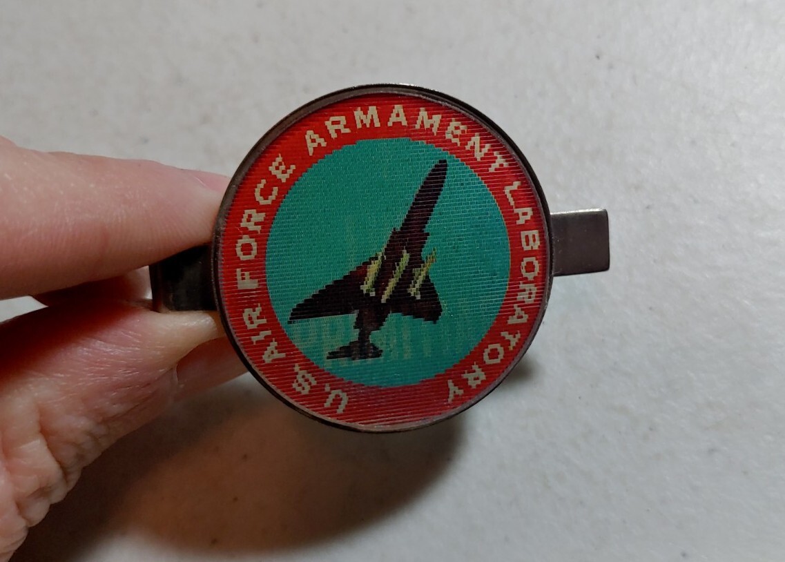 Vtg U. S. Air Force Armament Laboratory Jet I Like Primitiae Lenticular Tie Clip