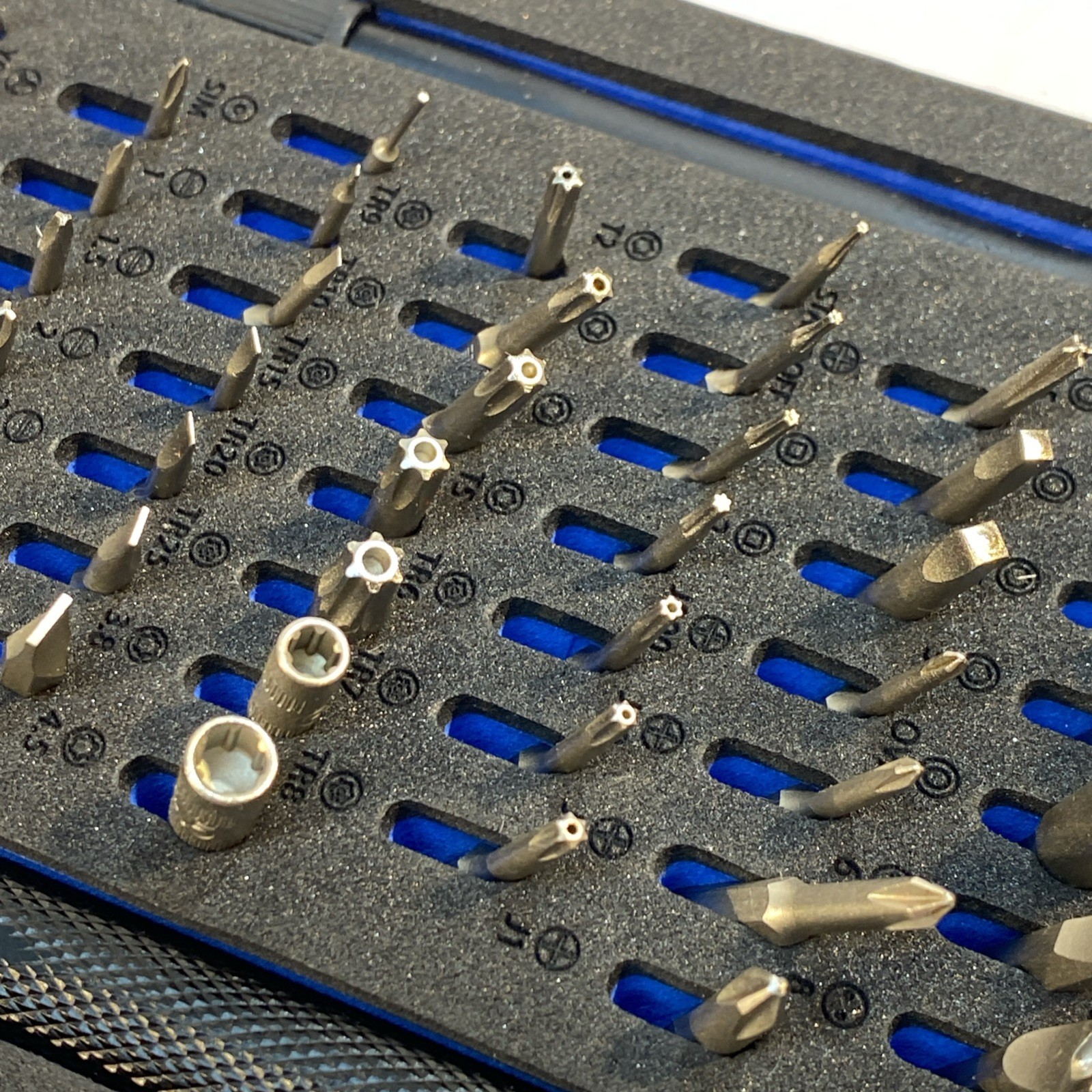 iFixit - Mako Driver Kit - 64 Precision Bits