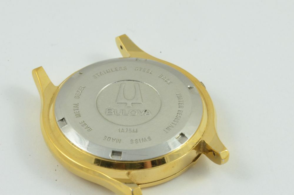 Bulova Case with Lid Gold Plated Beautiful Condition