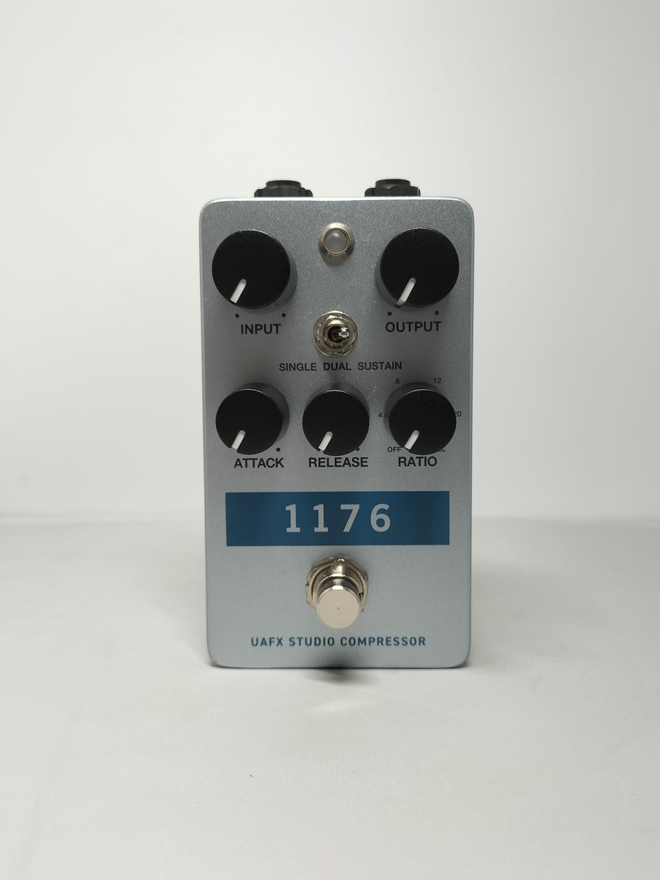 UAFX 1176 Analog Compressor Pedal Guitar Effects Authentic Ready to Use