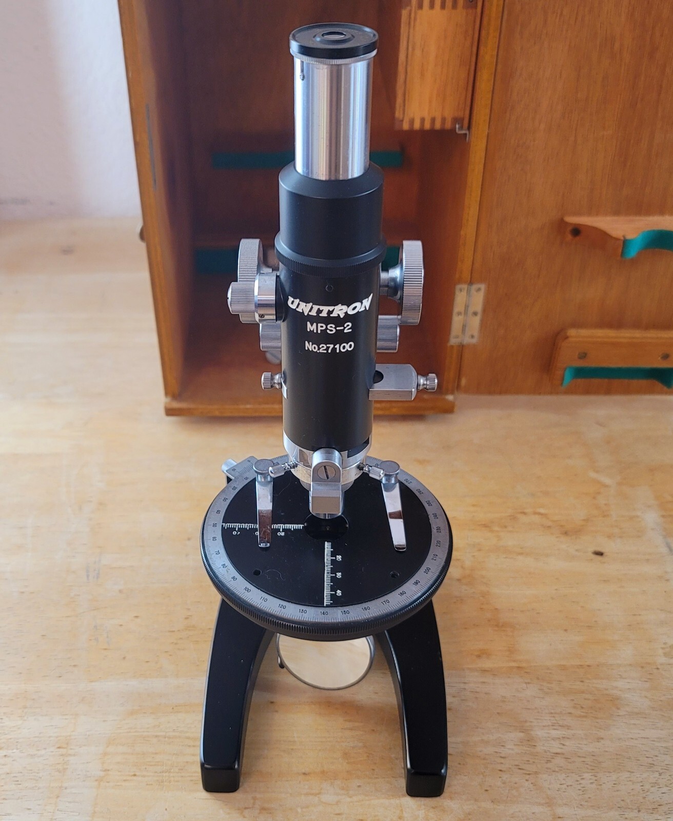 UNITRON  MPS-2 27100 MICROSCOPE WITH ACCESSORIES. JAPANESE QUALITY! NICE!