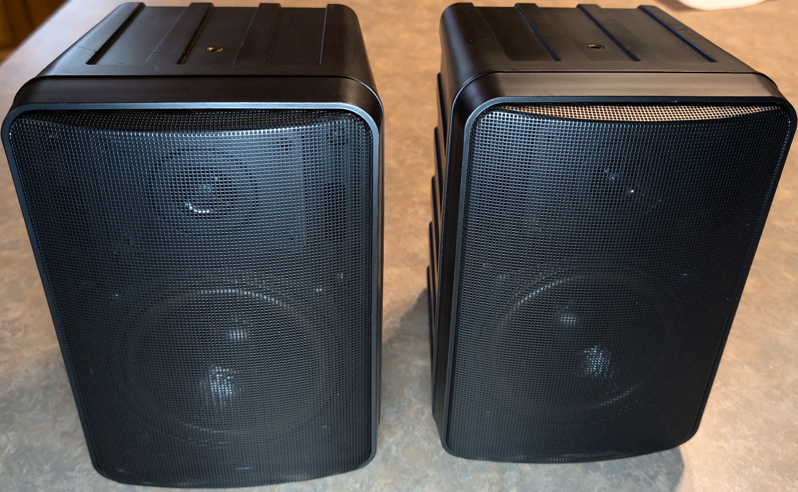 Architech SCB-502 Premium 2 Way 50W Bookshelf Speakers *Paint Stain*