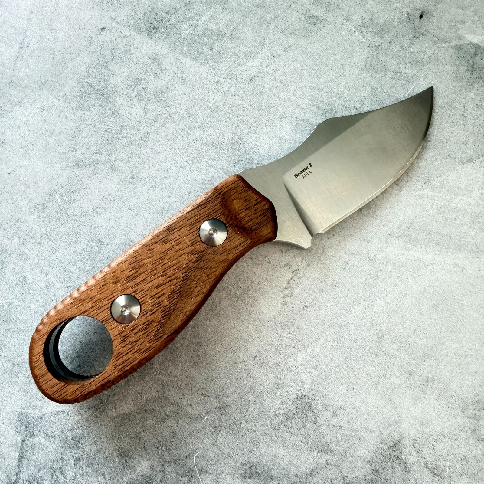 Smooth Walnut handles Scales for Kizer Beaver II