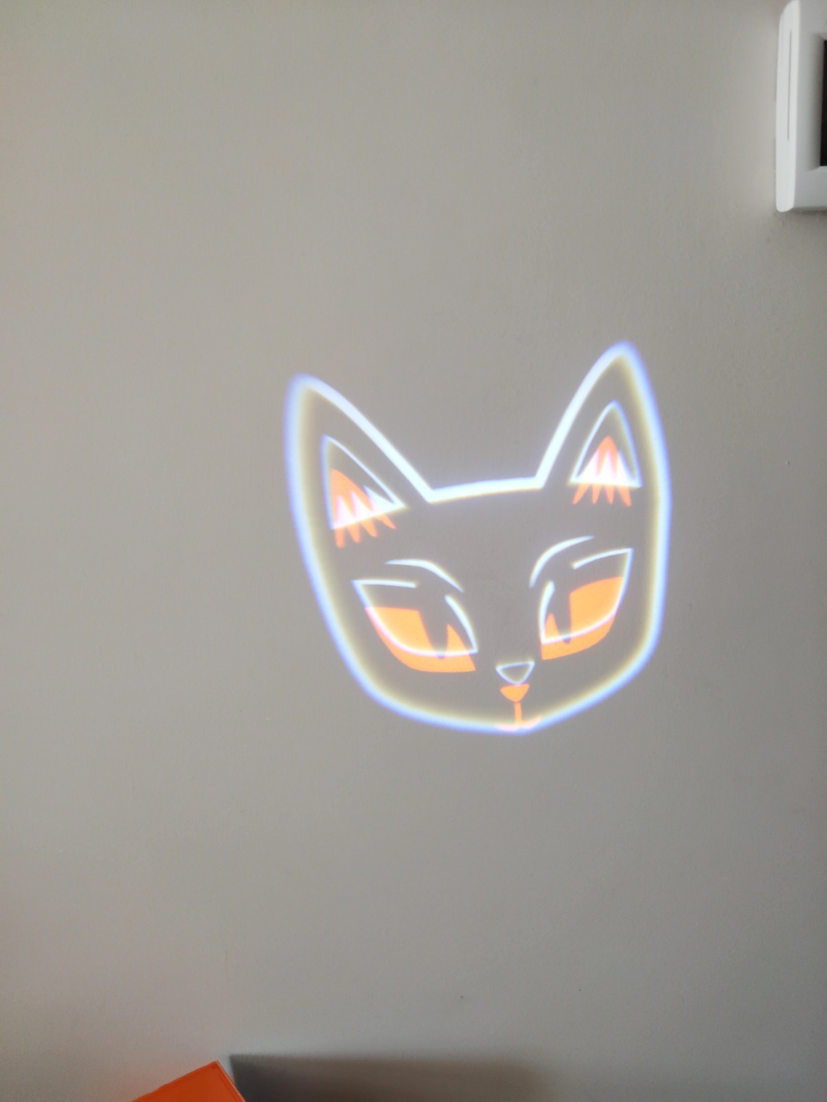 Hyde and Eek - Black Cat - Motion Projector Blinking Eye Cat-Target/ Halloween
