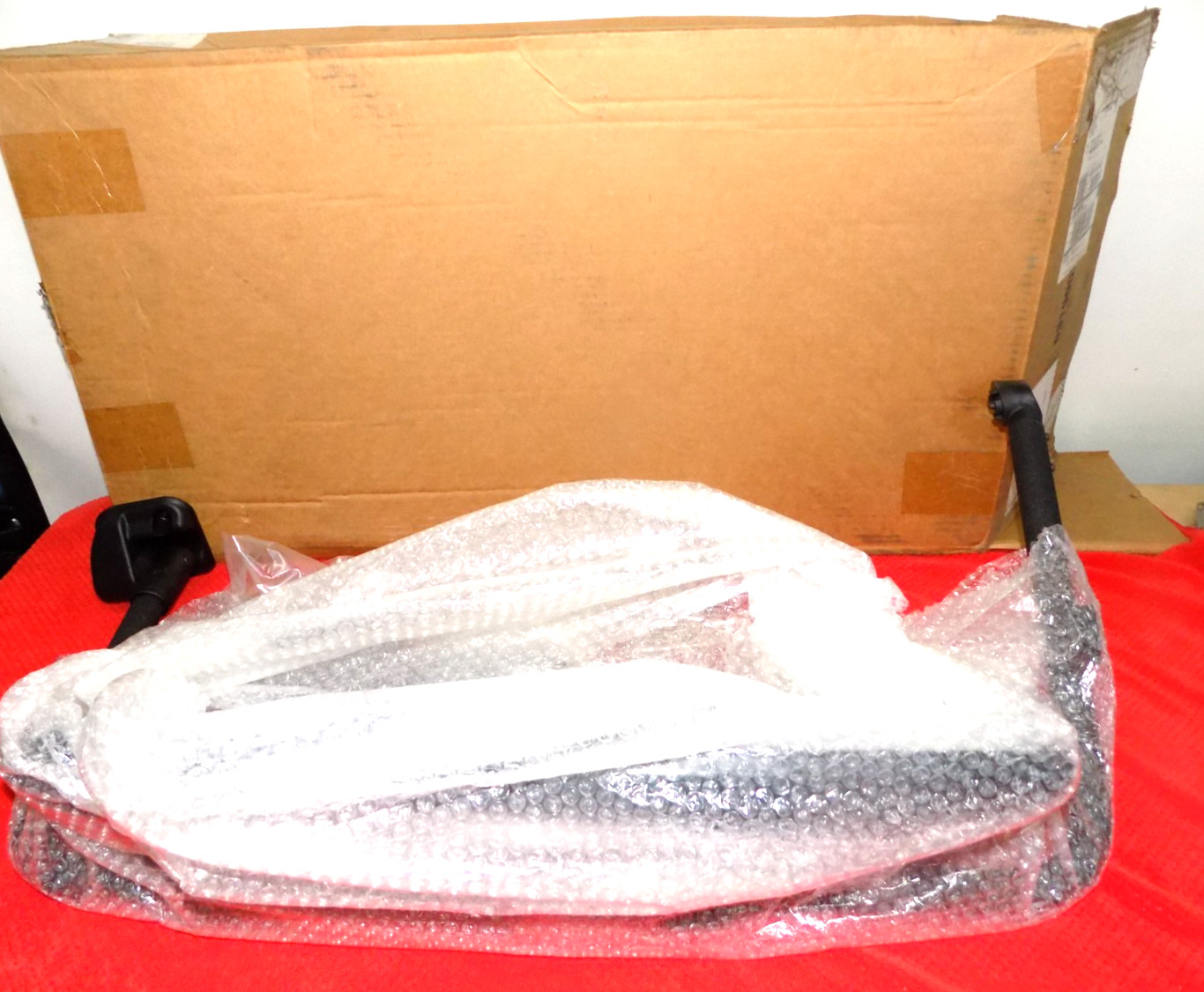 GENUINE INTERNATIONAL 4300 RH MIRROR ASSEMBLY CAB DOOR 3439225