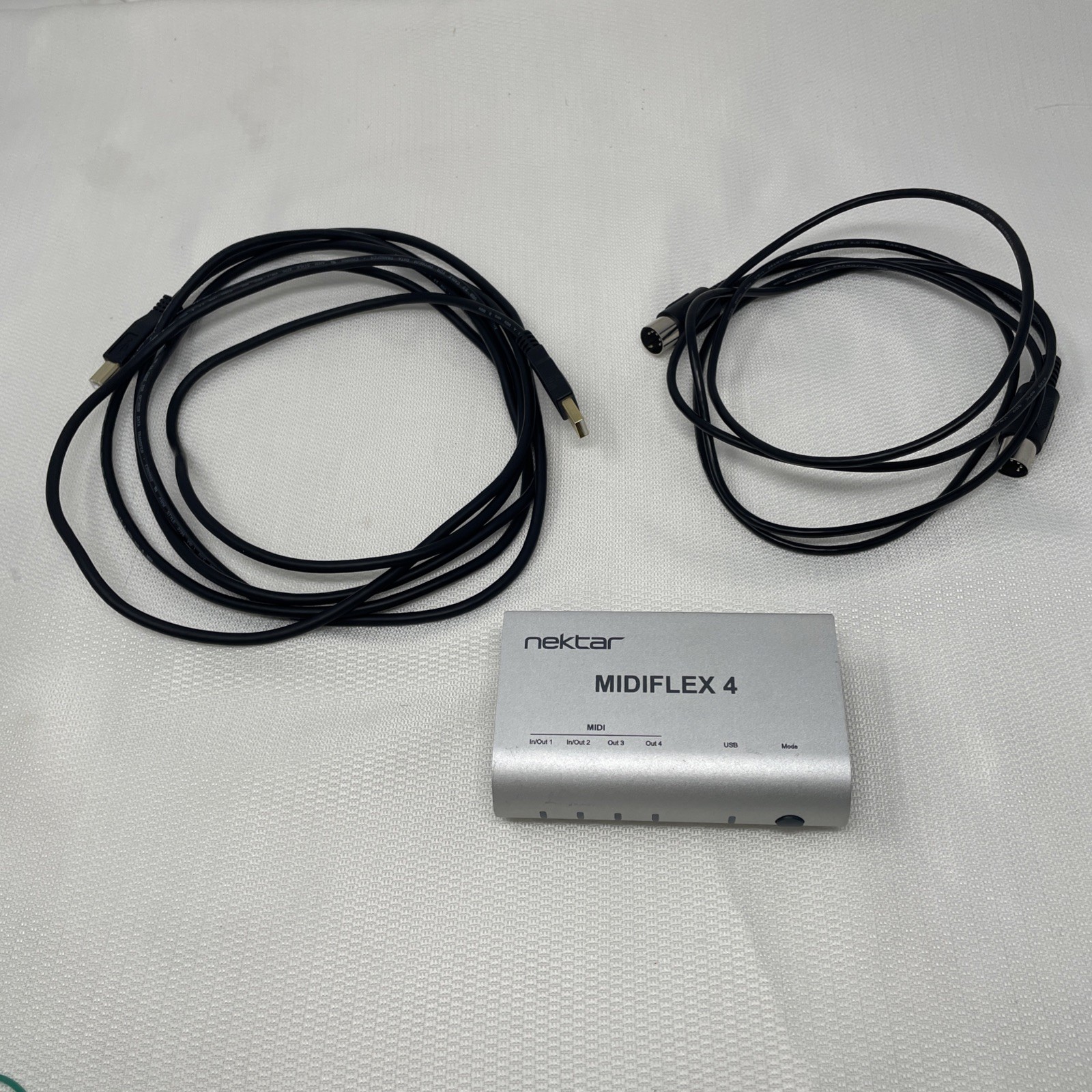 Nektar MIDIFLEX4 USB MIDI Interface + Midi Cord + Data/power Cord Tested Works