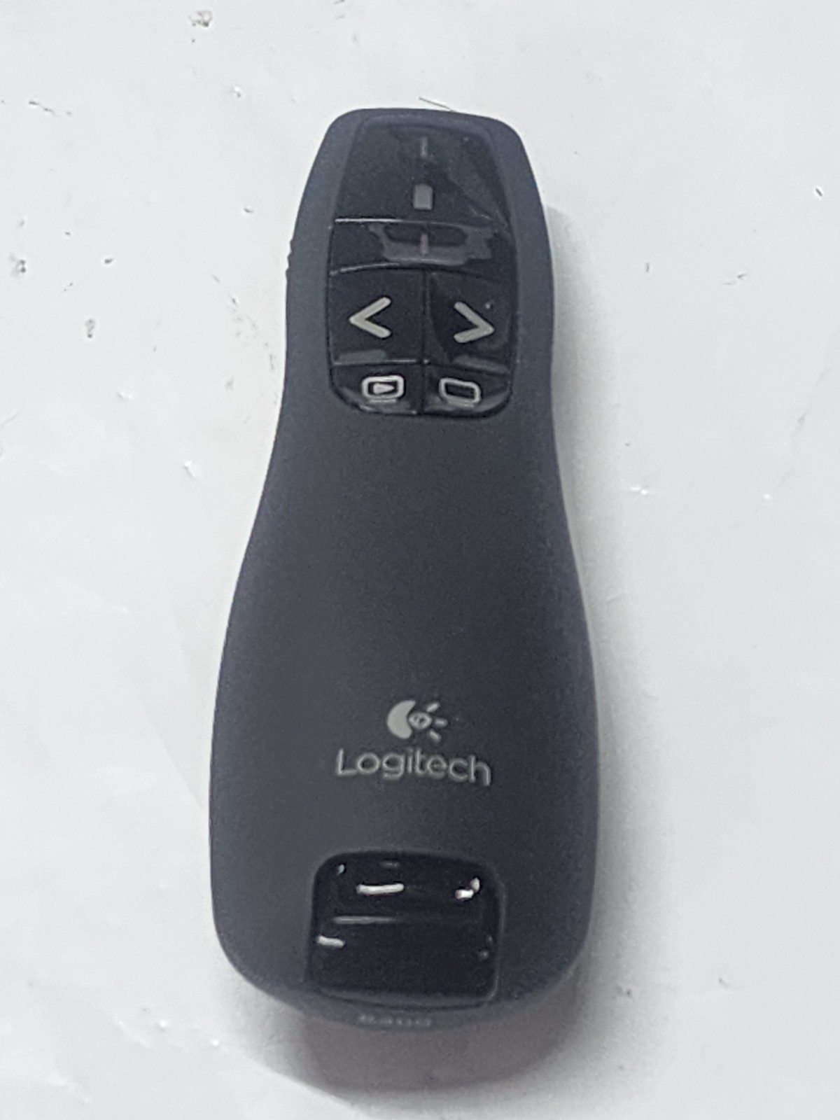 LOGITECH R400 WIRELESS LASER PRESENTER REMOTE - CLICKER w/LASER P0INTER A5.2